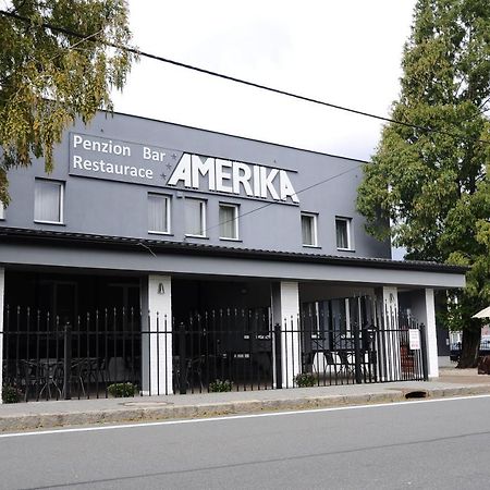 Restaurace a hotel Amerika Havířov Buitenkant foto